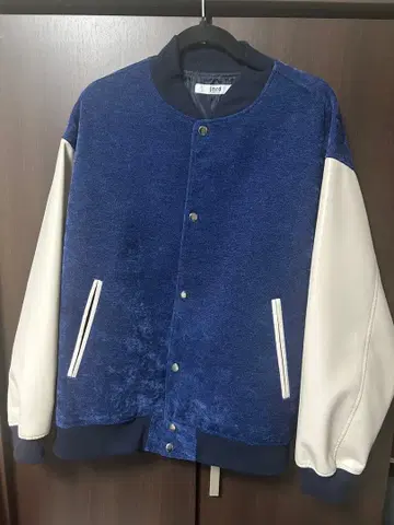 junred 바시티 자켓 준레드