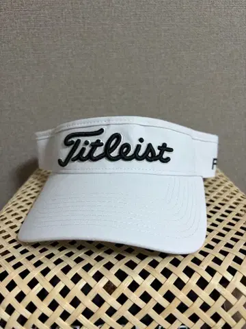 Titleist PRO V1 바이저 화이트
