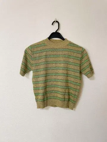 pour quoi 그린과 베이지 스트라이프 반팔 니트 스웨터