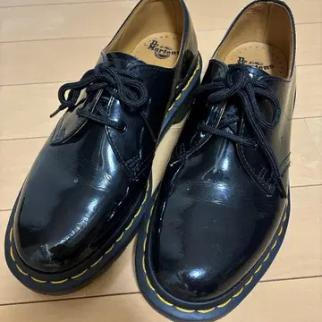 Dr.Martens 닥터마틴 3홀 에나멜 38 블랙