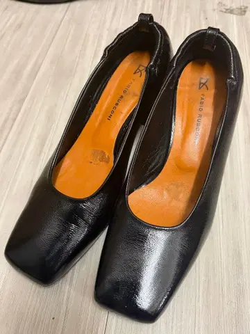 FABIO RUSCONI 파비오 루스코니 스퀘어 토우 센터 심 펌프스