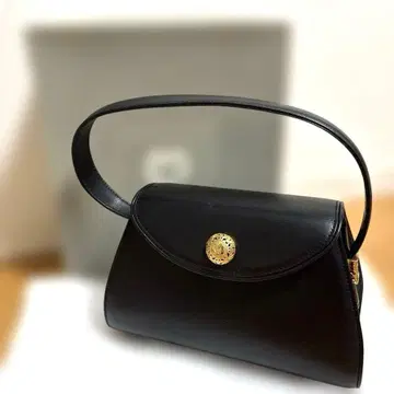 밀라 쇤 핸드백