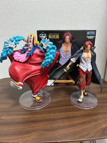 신 사황 샹크스 배기 피규어