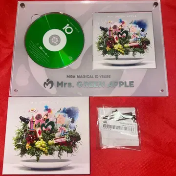 Mrs. GREEN APPLE 10 YEARS CD와 장식용 판넬