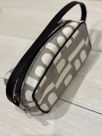 BALLY 발리 새상품급 BB 로고 프린트 파우치 캔버스X가죽