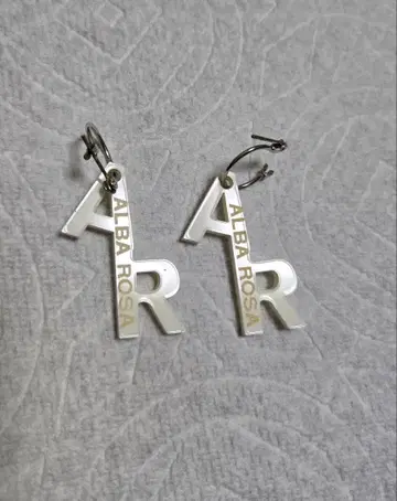 ALBA ROSA 알파벳 귀걸이