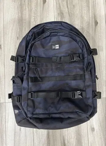 뉴에라 NEW ERA 백팩 35L 네이비 카모