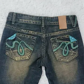 레드페퍼 자수 터콰이즈 스톤 플레어 데님 26