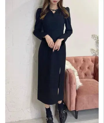 EATME 넥 레이스업 원피스 블랙