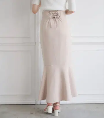 Ambre Neige 백 레이스업 머메이드 스커트