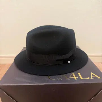 [ CA4LA 카시라 울 햇 블랙 ]