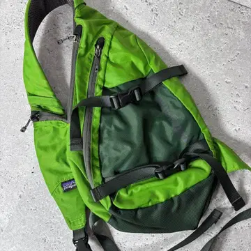 단종품 파타고니아 아톰 슬링 원 숄더백 그린
