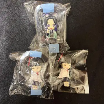 앉아있는 귀멸의 칼날 피규어 츠유리 카나오, 코쵸우 시노부