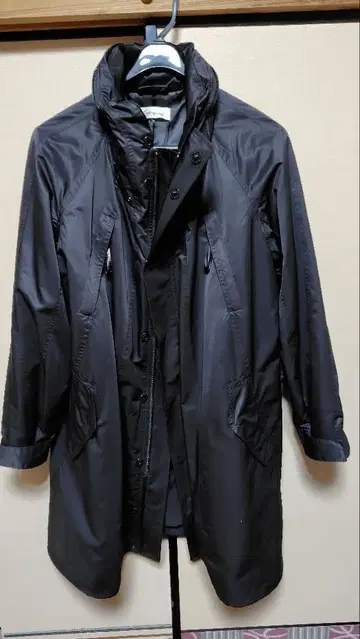 블랙 M 트렌치코트