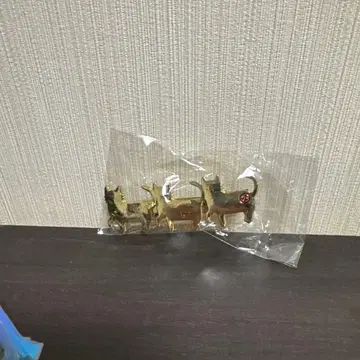 계속 한밤중이면 좋을 텐데. EXPO 가챠 고양이 쇼가스 넥타이핀 배지