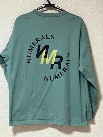 NUMERALS 그린 맨투맨 누메랄즈