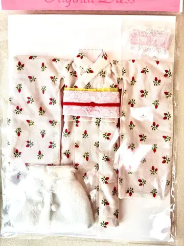 새상품 미개봉 2026년판 총 안감 기모노 딸기 무늬 리카짱 캐슬