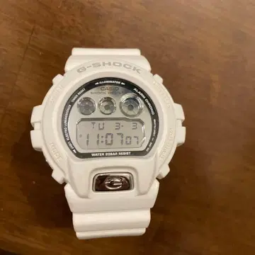 G-SHOCK RESIST 색상: 화이트