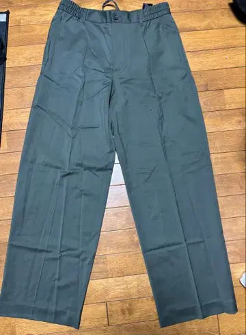 COS 슬랙스 다크 그린 사이즈 EU48