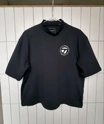 테일러메이드 모크넥 셔츠 M 사이즈