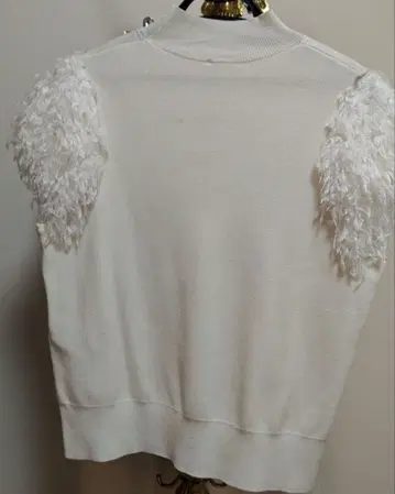 셀포드 페더 화이트 프린지 반팔 니트