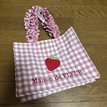 Maison de FLEUR 체크 무늬 토트백 딸기
