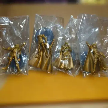 세인트 세이야 미니 피규어 셀렉션 골드 세인트 4체 세트 반다이