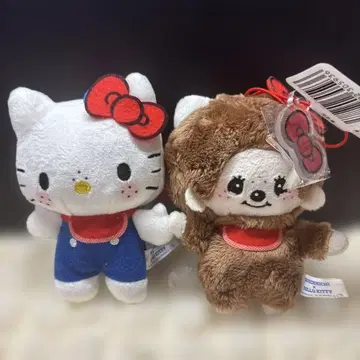 몬치치 x 헬로키티 커플 아크릴 참 포함 마스코트 2개 세트