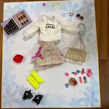 리카짱 의류 해시태그 화장품 러버 아웃핏