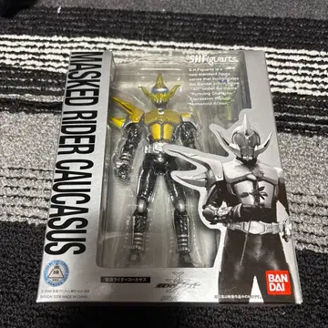 SH 피규아트 가면라이더 코카서스