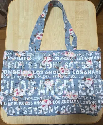 ROBINRUTH 플라워 프린트 토트백 파랑 로스앤젤레스