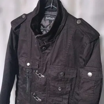 In The Attic 파이어맨 코트