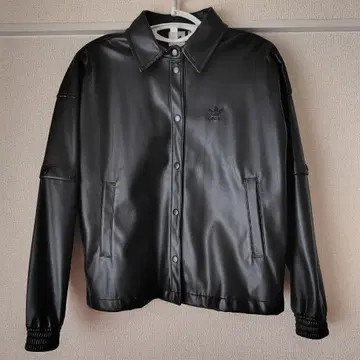 [택 포함] Adidas 블랙 페이크 가죽 자켓 XS