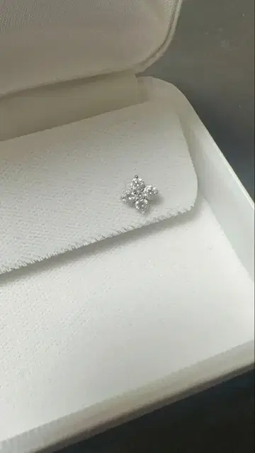 유키자키 다이아몬드 플라티나 귀걸이 한쪽