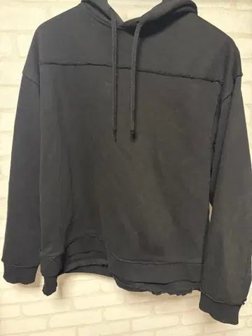 PERVERZE 블랙 후드티