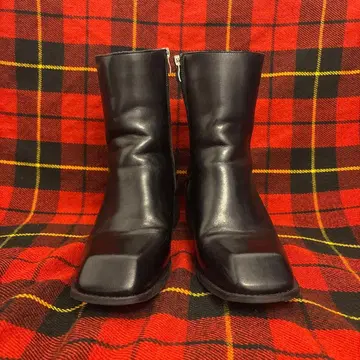 SOERTE 스퀘어 토 레더 부츠