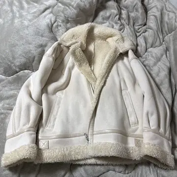 MERCURYDUO 화이트 무스탕 코트