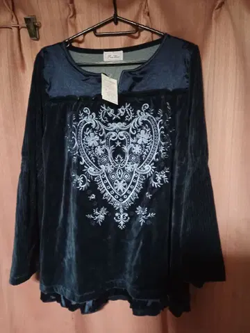 택 포함 새상품 Firm Wave 자수 다크 블루 벨로아 튜닉 M-L