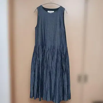 베리떼꾸르 Veritecoeur 실크 혼방 BOX 턱 원피스