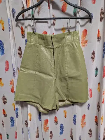 새상품급 하이웨스트 숏팬츠 F 사이즈 라이트 그린 인조 가죽