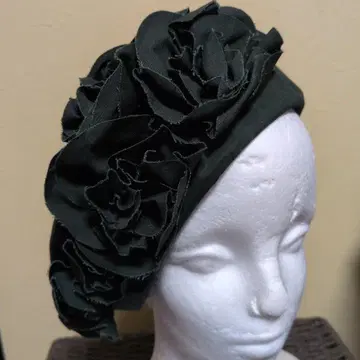 다크 그린 플라워 장식 베레모