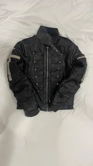 밀리터리 스타일 블랙 가죽 자켓