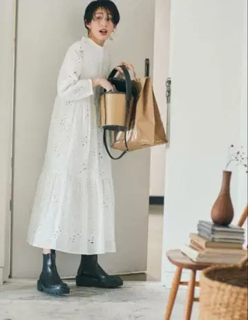 미사용 새상품 ZARA 자수 화이트 롱 원피스