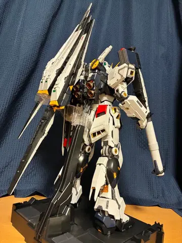 PGU 뉴 건담 완성품 LED는 내장되어 있지 않습니다!