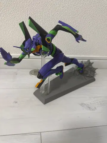 에반게리온 초호기 전력질주 피규어