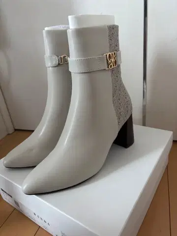 RANDA 아이보리 힐 숏부츠 L 사이즈