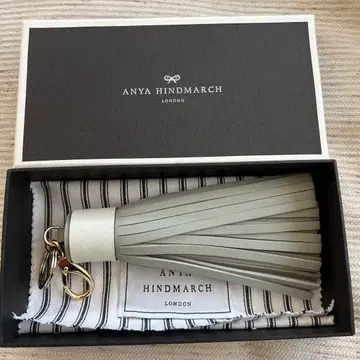 새상품, 미사용품 ANYA HINDMARCH 태슬 참
