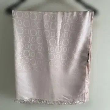 살바토레 페라가모 간치니 패턴 대형 스톨