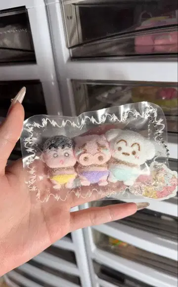 마쉬멜로우 같은 촉감 묶인 세 형제 스퀴즈