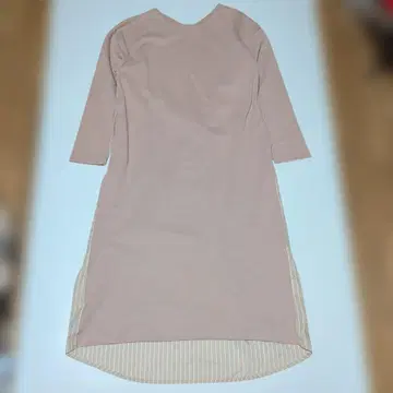 [새상품] 어반 리서치 소니 라벨 백 스트라이프 절개 원피스